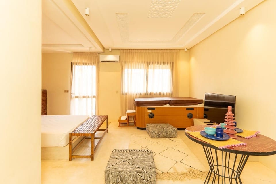 Hot Tub, Hot Tub, Living room, Seating area, Bedroom, Bath