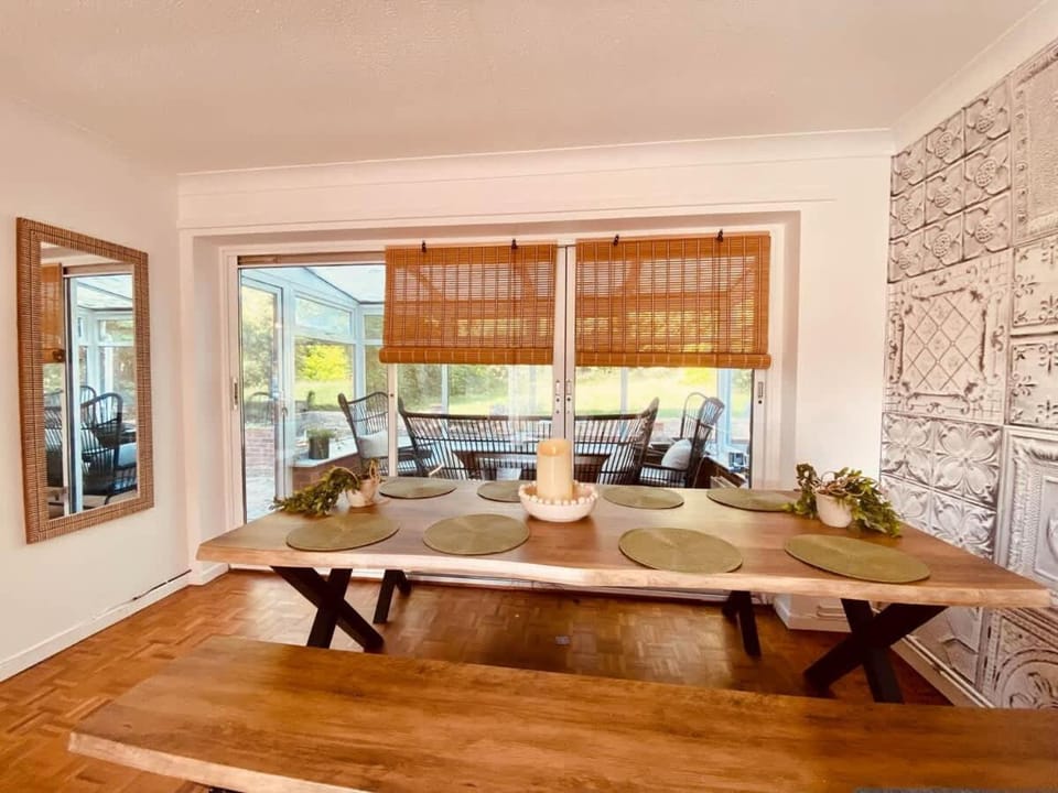 Large House in Norwich, 5 bedrooms FREE parking House in Norwich