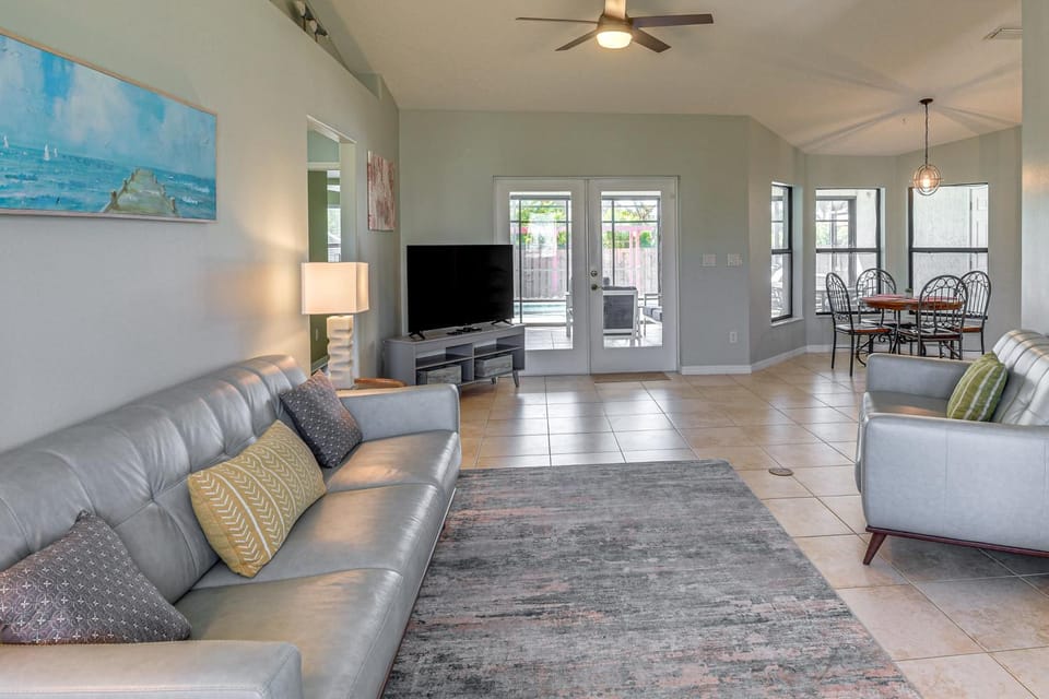 Walk to Beach! Palm Coast Oasis w/ Pool House in Palm Coast