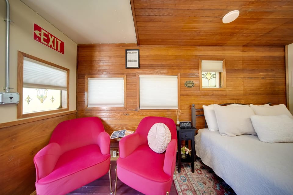 'Red NY Central,' Converted Railcar in DuBois! Apartment in Allegheny River