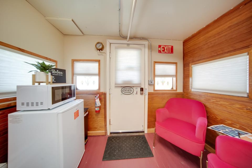 'Red NY Central,' Converted Railcar in DuBois! Apartment in Allegheny River