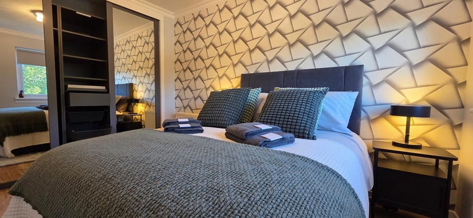 Bed, Photo of the whole room, Bedroom, towels, wardrobe