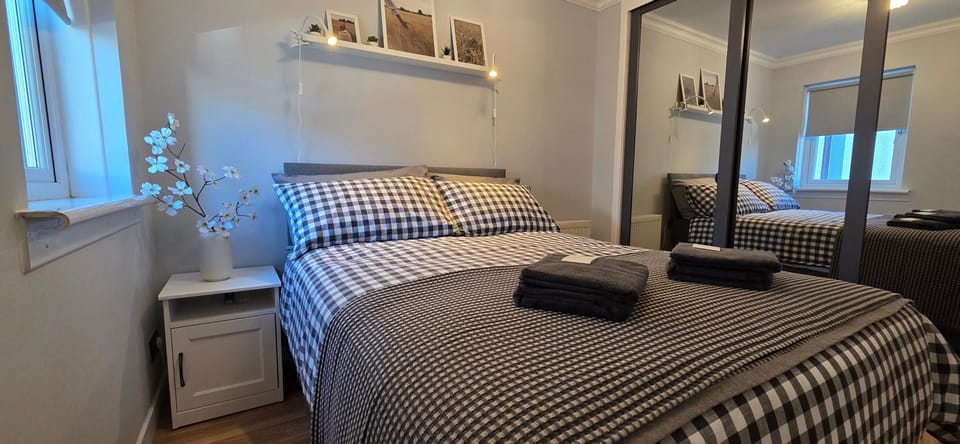 Bed, Photo of the whole room, Bedroom, towels, wardrobe