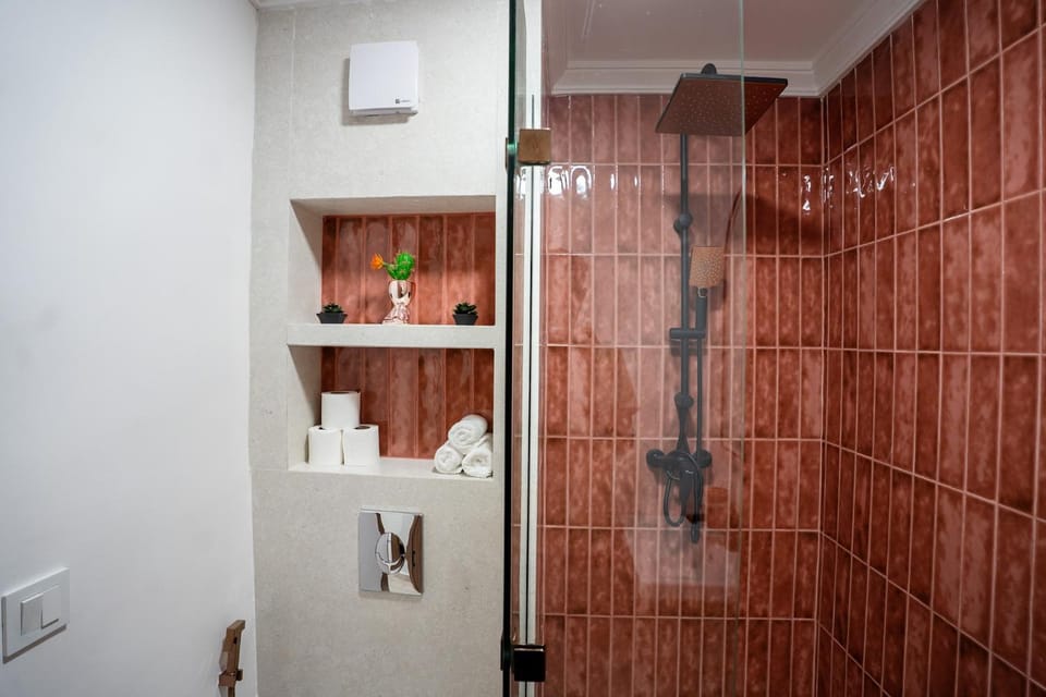 Shower, Bathroom, towels