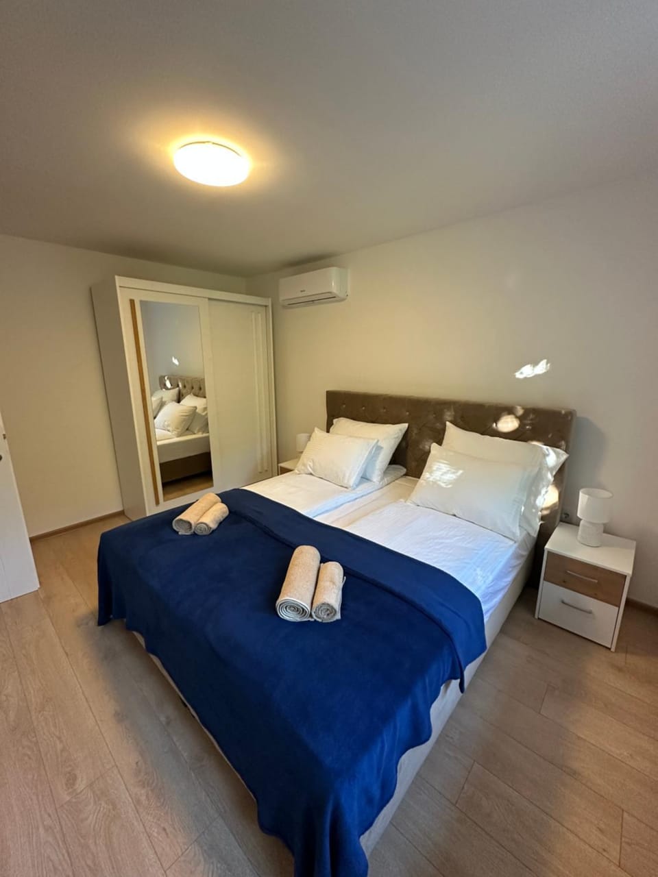 Bed, Bedroom, wardrobe