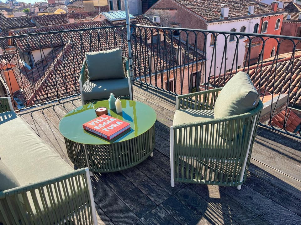 Patio, Day, Balcony/Terrace, City view