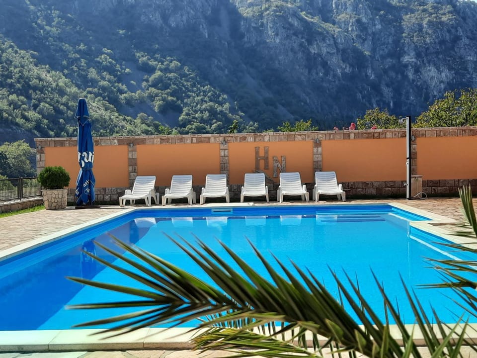 Day, Natural landscape, Mountain view, Pool view, Swimming pool, sunbed
