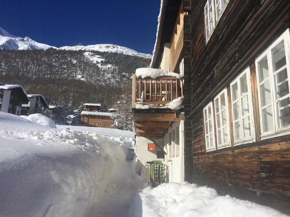 Facade/entrance, Winter