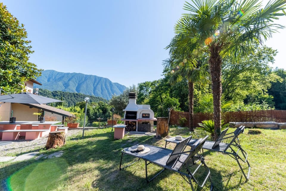 Ina's Lake Garden, Como Lake House in Lenno