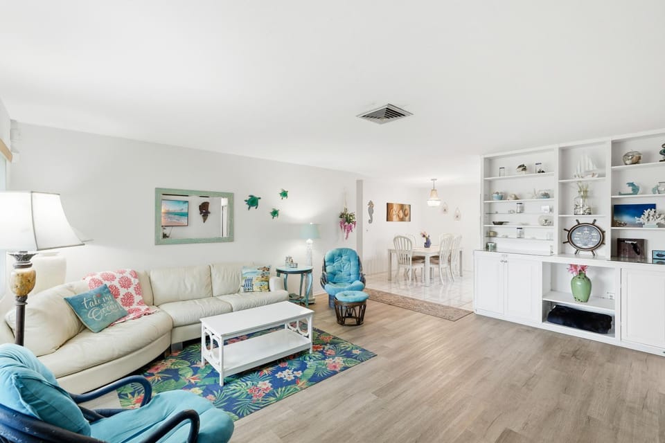 Trish's Beach Retreat W PoolSpa by Siesta Keys#2 House in Gulf Gate Estates