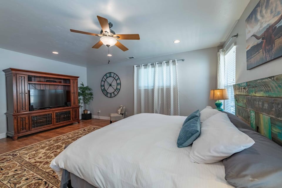 Bed, Bedroom