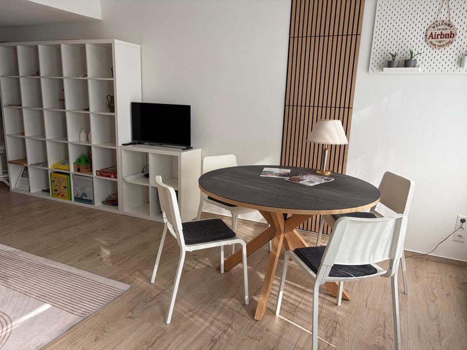 TV and multimedia, Dining area