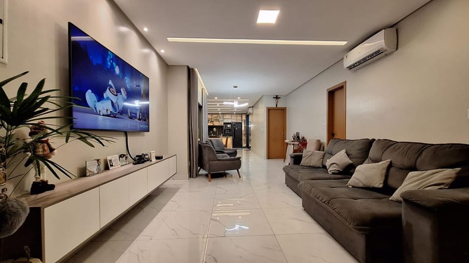 Communal lounge/ TV room, TV and multimedia, air conditioner