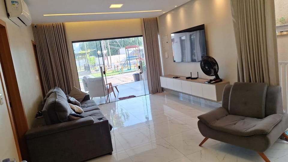 Living room, Landmark view