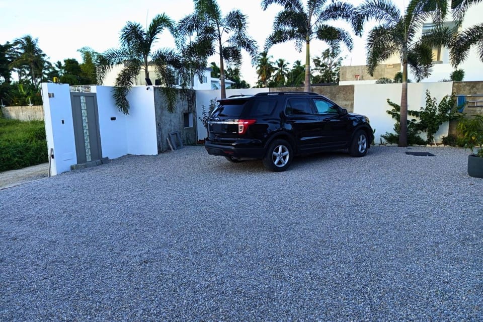 Inner courtyard view, Parking