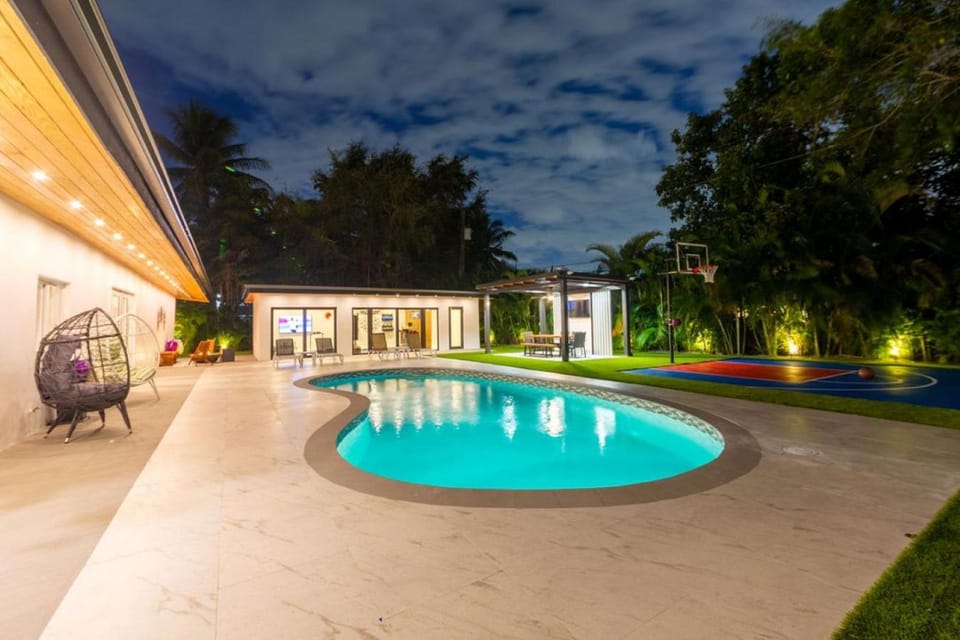 Garden, Swimming pool