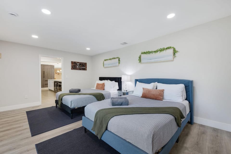 Bed, Bedroom