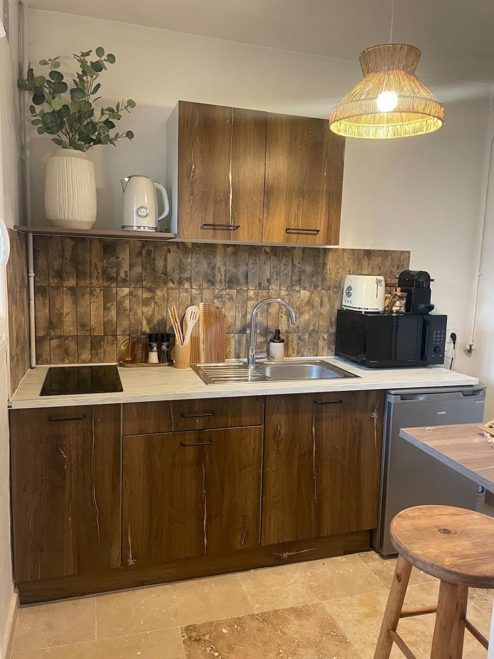 Kitchen or kitchenette, stove