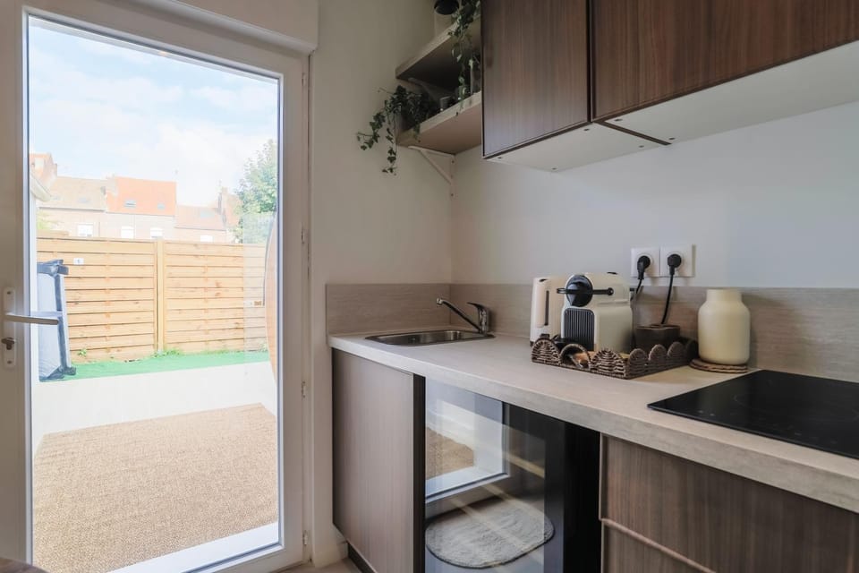 Coffee/tea facilities, Kitchen or kitchenette