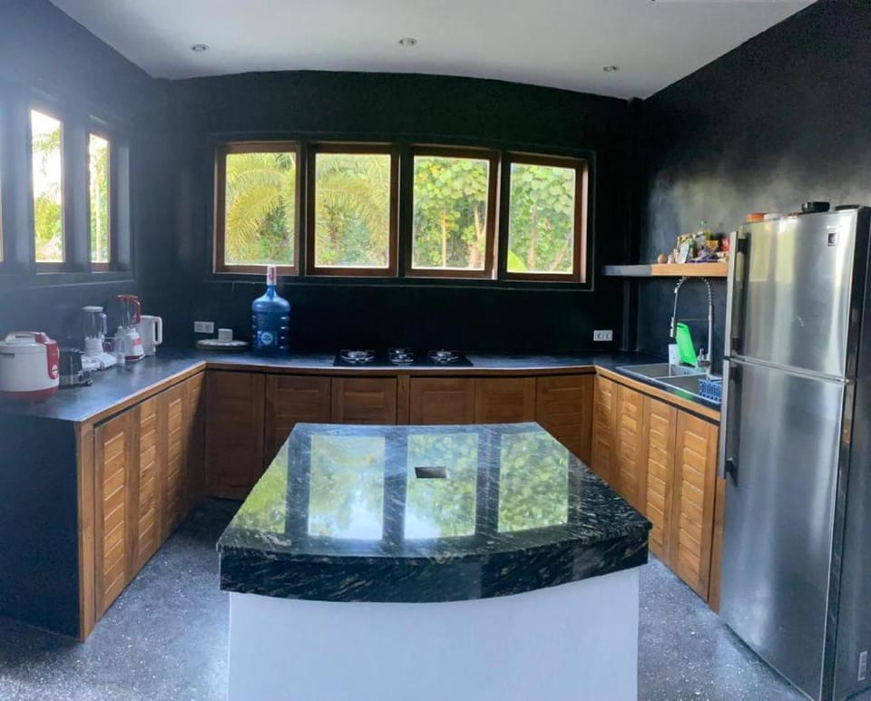 Kitchen or kitchenette, Kitchen or kitchenette
