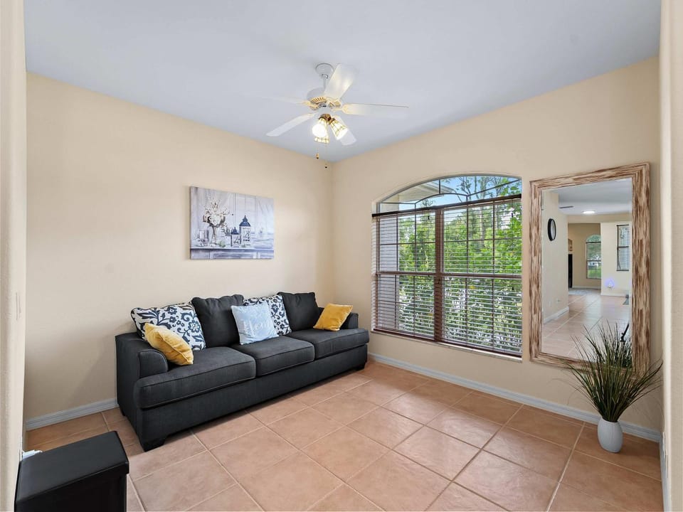 Tranquil & Spacious Family Retreat Swimming Pool House in North Port