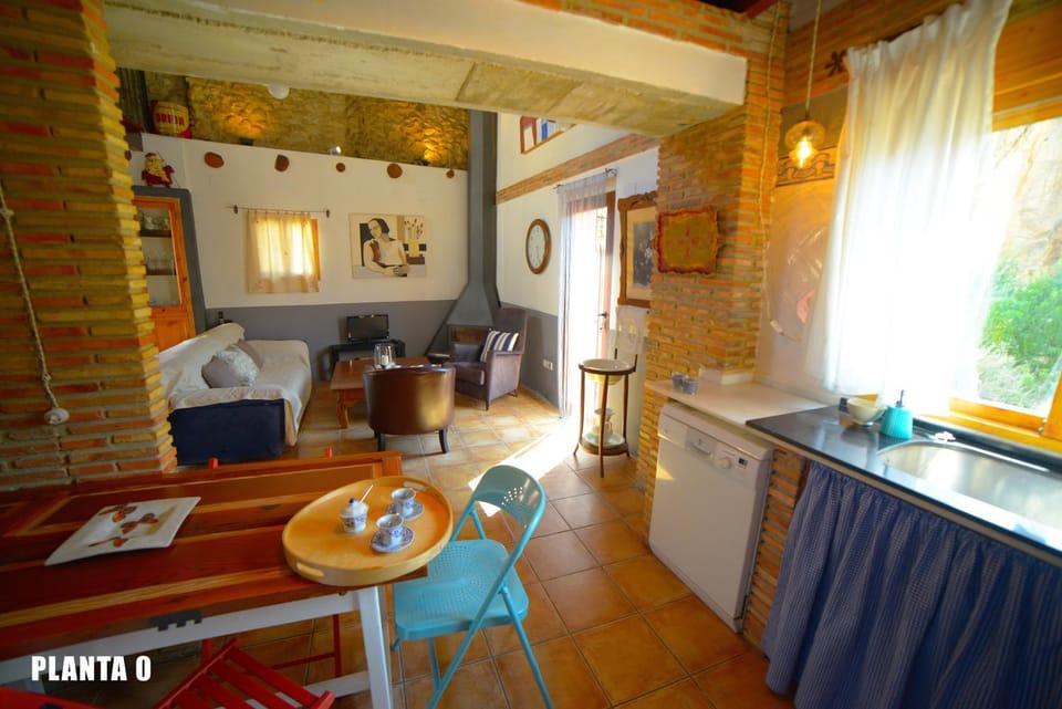 TV and multimedia, Coffee/tea facilities, Living room, Dining area