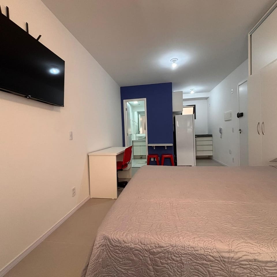 Bed, TV and multimedia, Kitchen or kitchenette, Bedroom, wardrobe