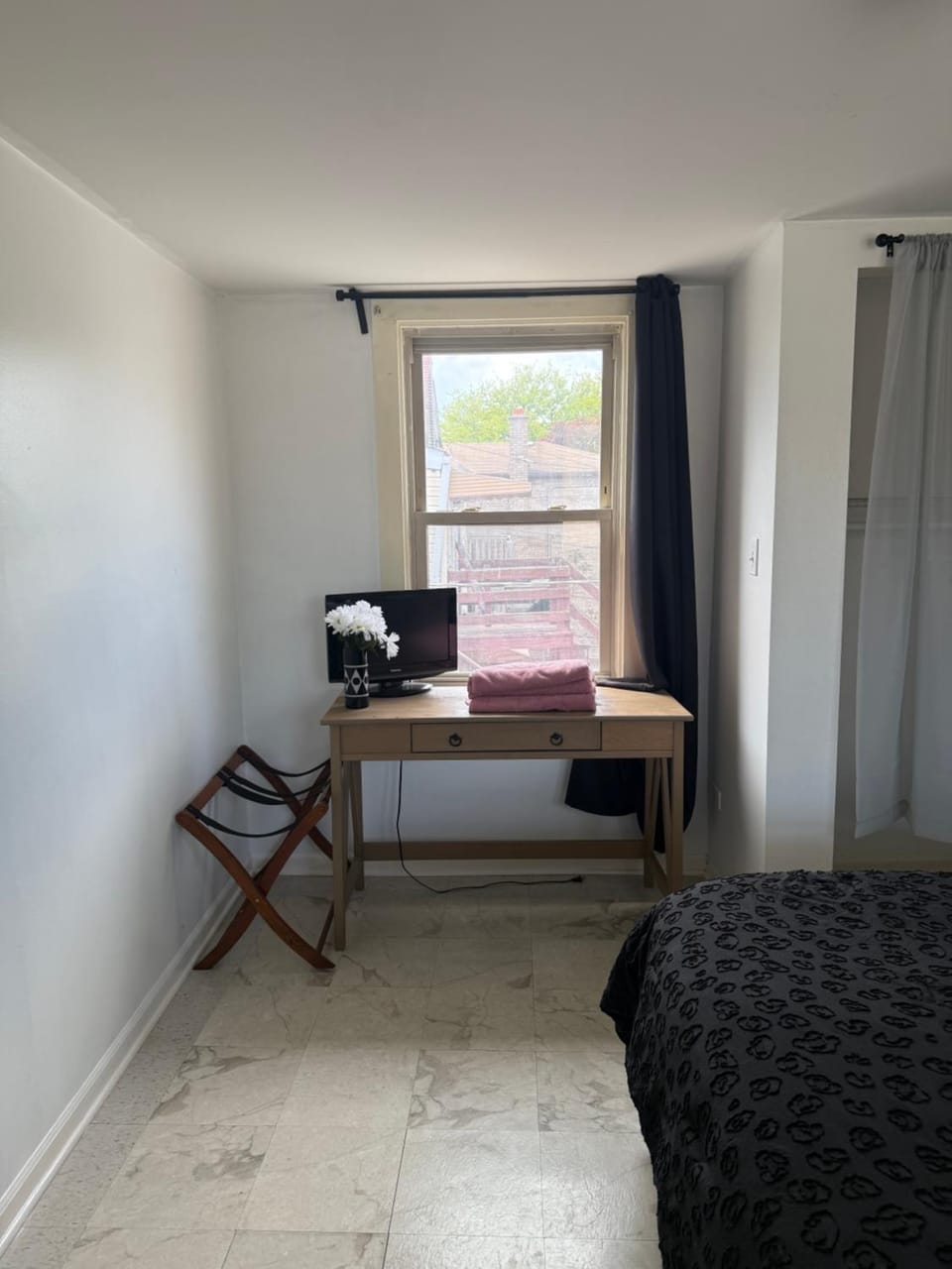 Prime location - Cozy 3bd near downtown! Free parking & fast WiFi! Apartment in Chicago