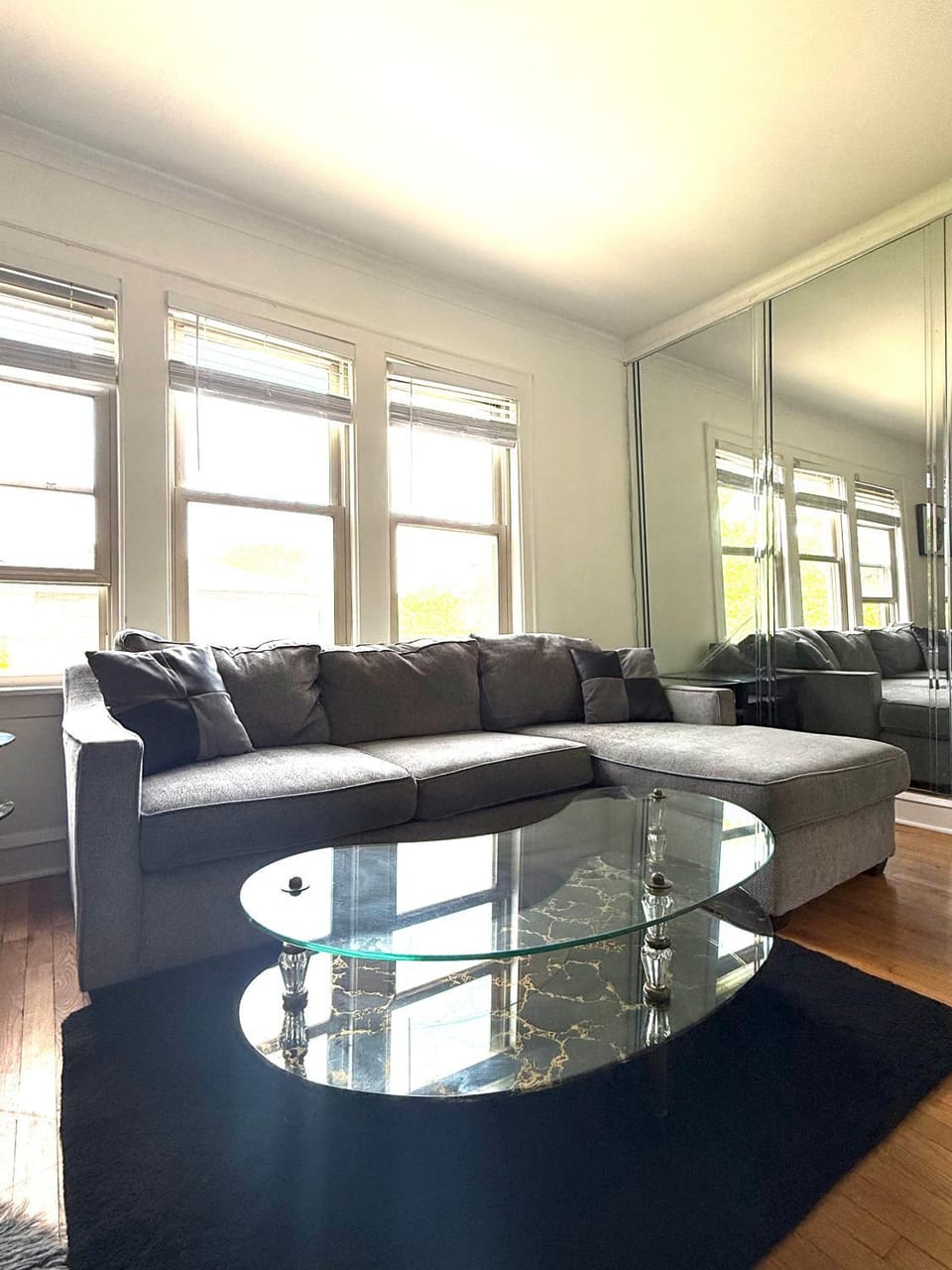 Prime location - Cozy 3bd near downtown! Free parking & fast WiFi! Apartment in Chicago