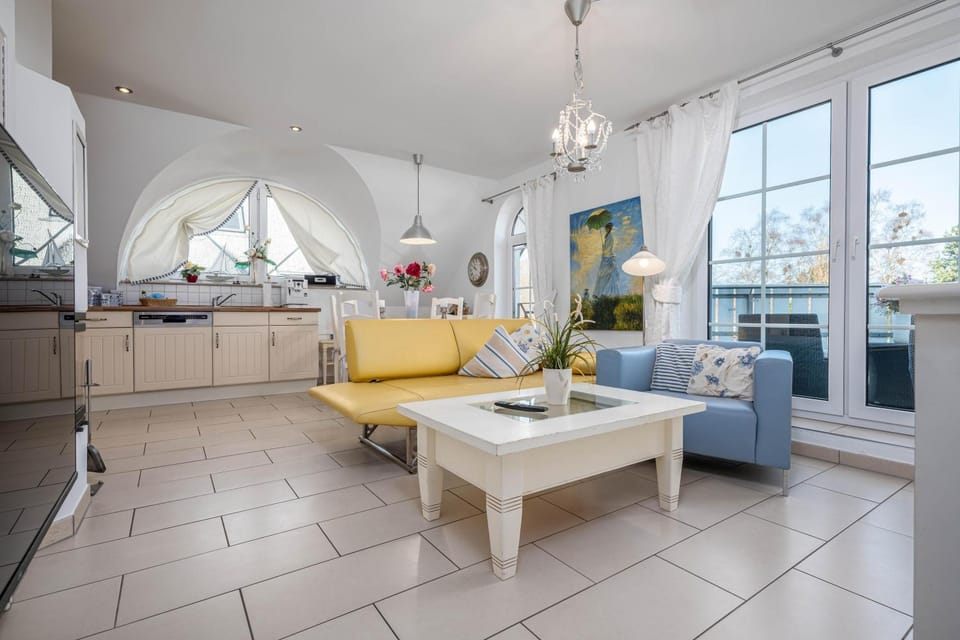 Birkenstraße 10b "BirkenNest" Magister Wigbold Apartment in Zingst