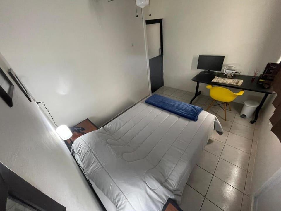 Bed, TV and multimedia, Bedroom