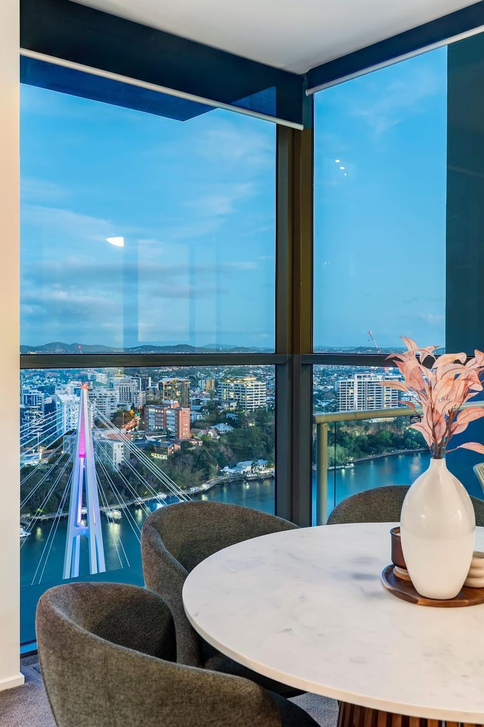 Glasshouse on Felix - Luxury Brisbane City Apartment with River Views, Pool and Parking | Winter Escape Deal | Stay Longer & Save | 1 June – 31 August Apartment in Kangaroo Point