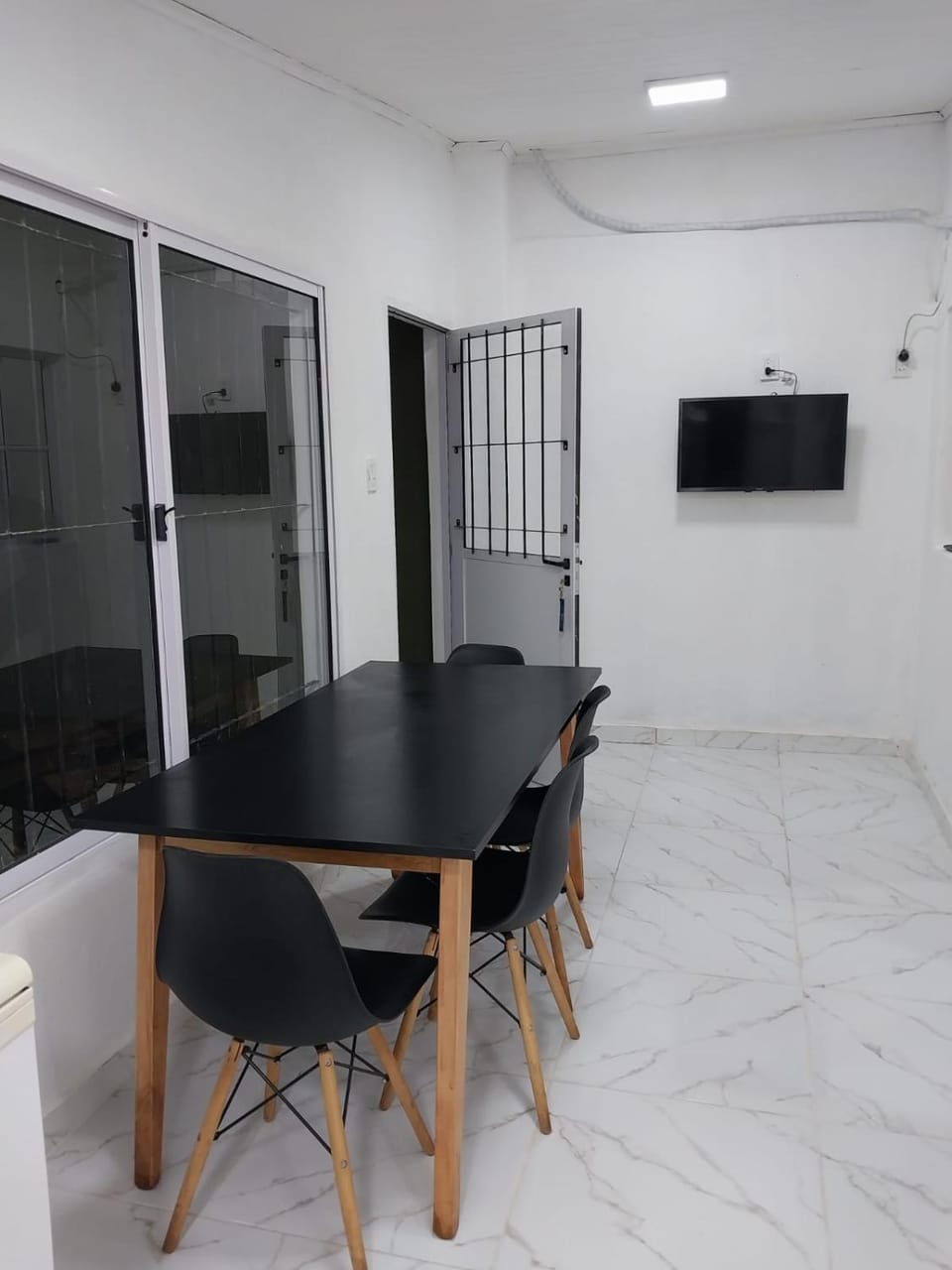Communal lounge/ TV room, TV and multimedia, Dining area, Evening entertainment