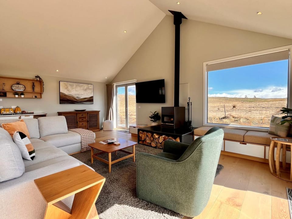 TV and multimedia, View (from property/room), Living room, fireplace