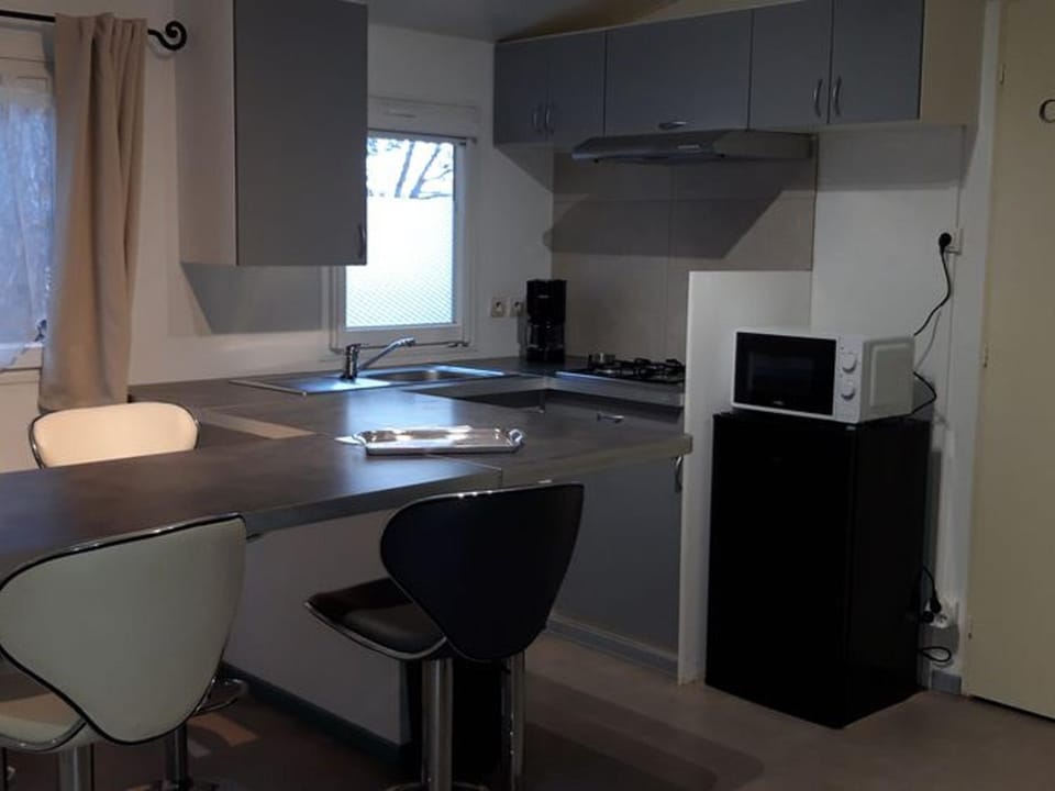Mobil-home confortable avec terrasse à Sournia - API-1-52-358 Campground/ 
RV Resort in Occitanie