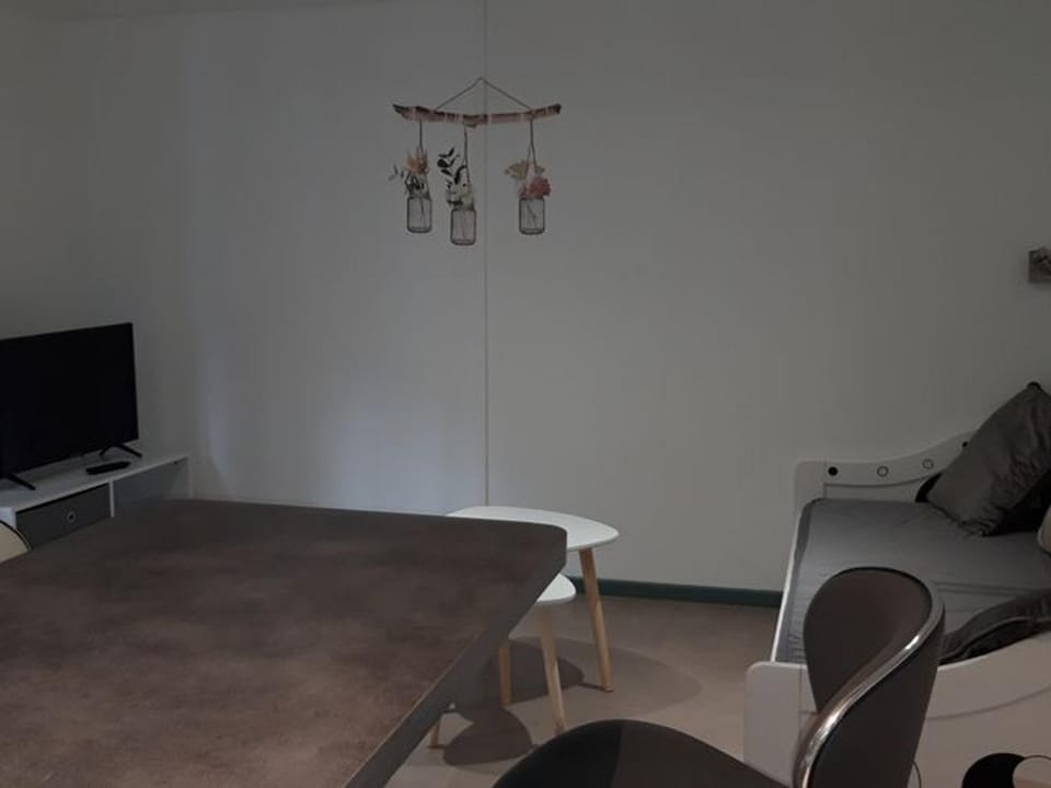 Mobil-home confortable avec terrasse à Sournia - API-1-52-358 Campground/ 
RV Resort in Occitanie