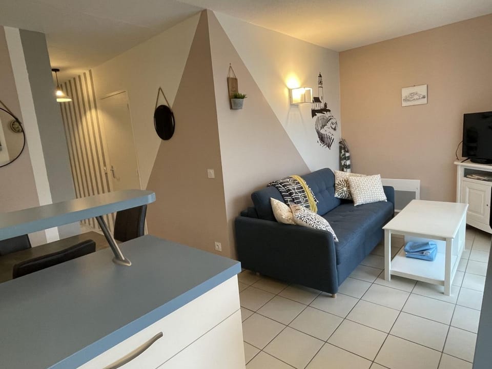 Appartement 1er étage avec terrasse, proche plage et port, Arzon - FR-1-775-34 Apartment in Arzon