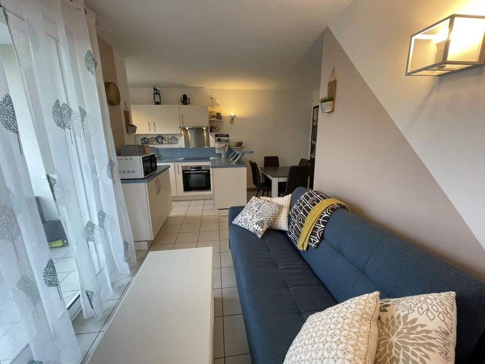 Appartement 1er étage avec terrasse, proche plage et port, Arzon - FR-1-775-34 Apartment in Arzon