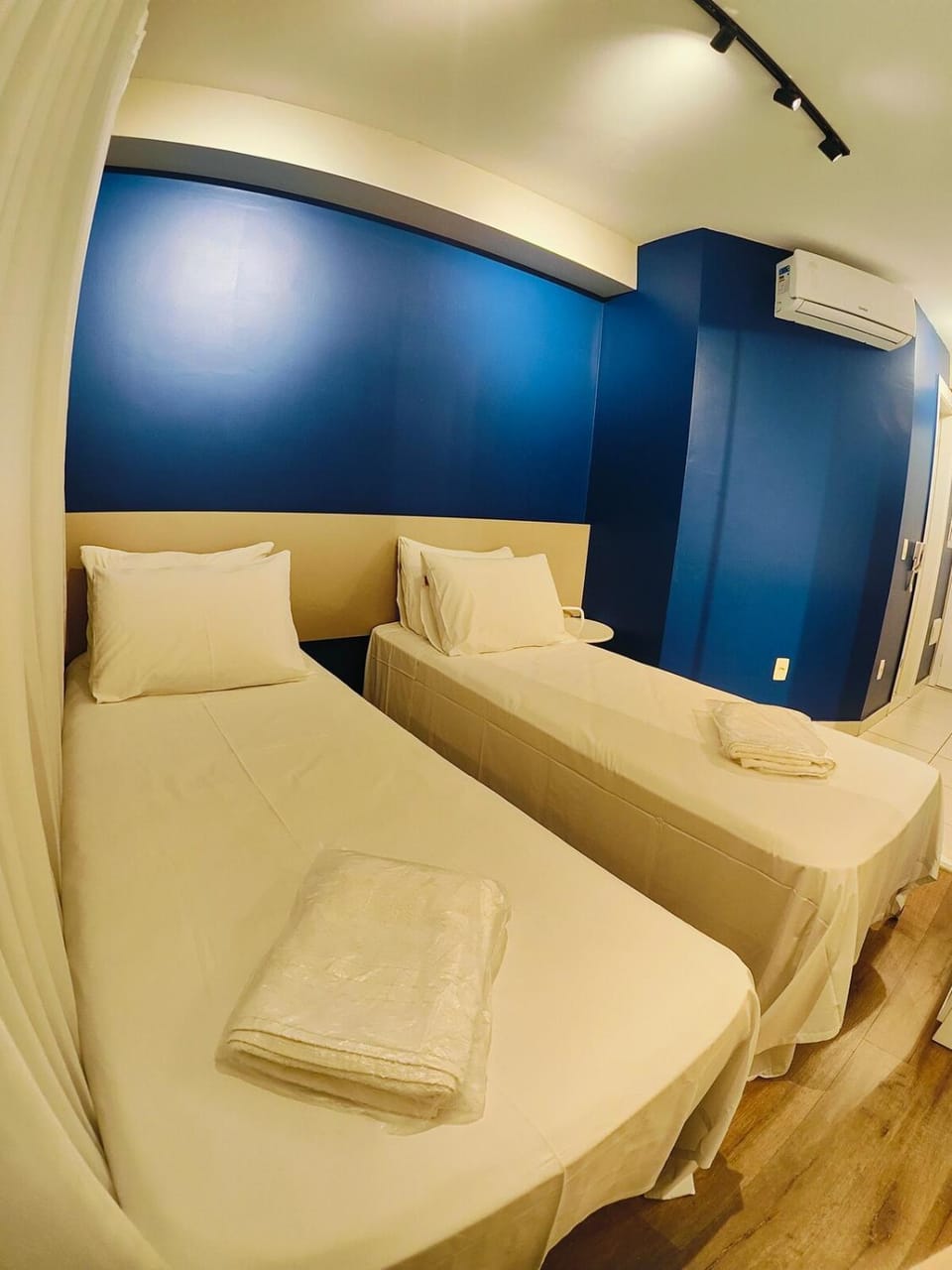Photo of the whole room, Bedroom, air conditioner