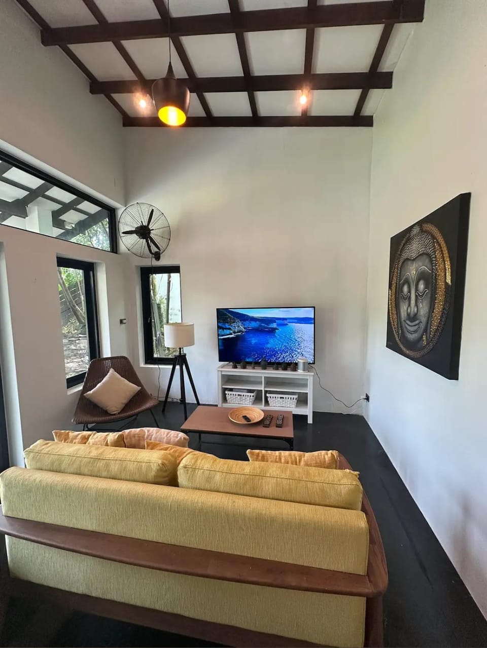 TV and multimedia, Living room, Photo of the whole room, Seating area