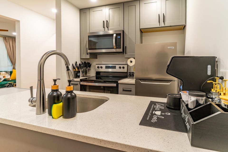 dishwasher, microwave, minibar