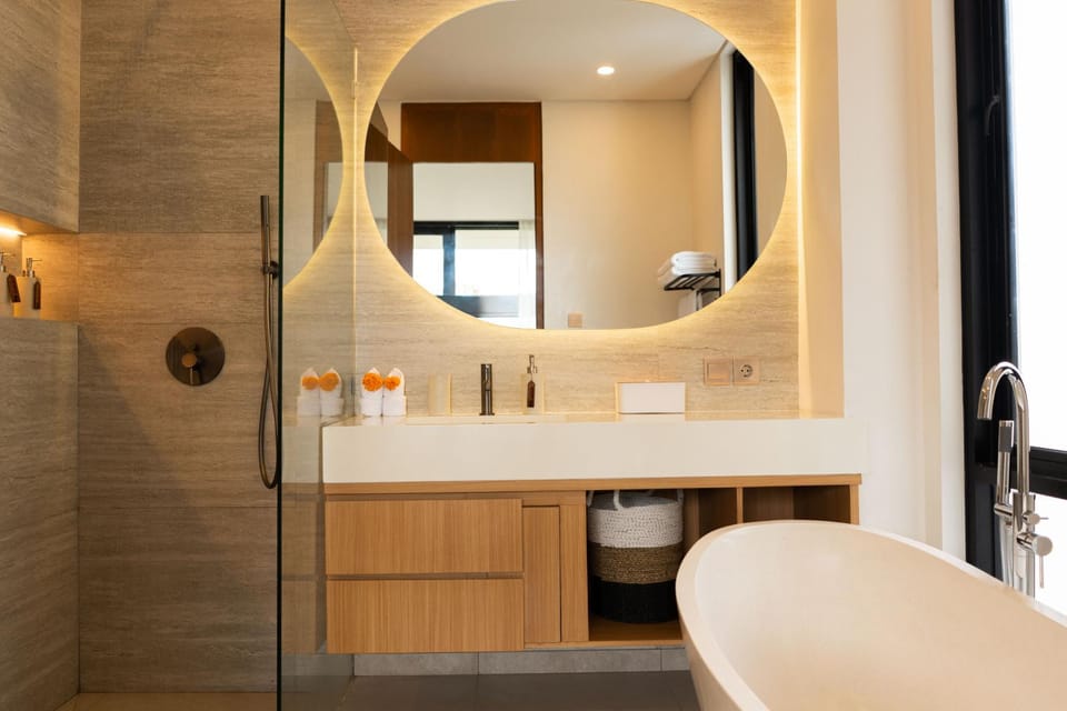 Shower, Bathroom, Bath, towels