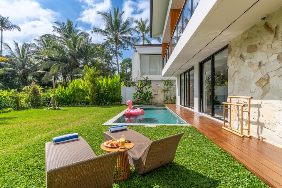 Patio, Day, Garden, Balcony/Terrace, Garden view, Pool view, Swimming pool, Swimming pool, sunbed