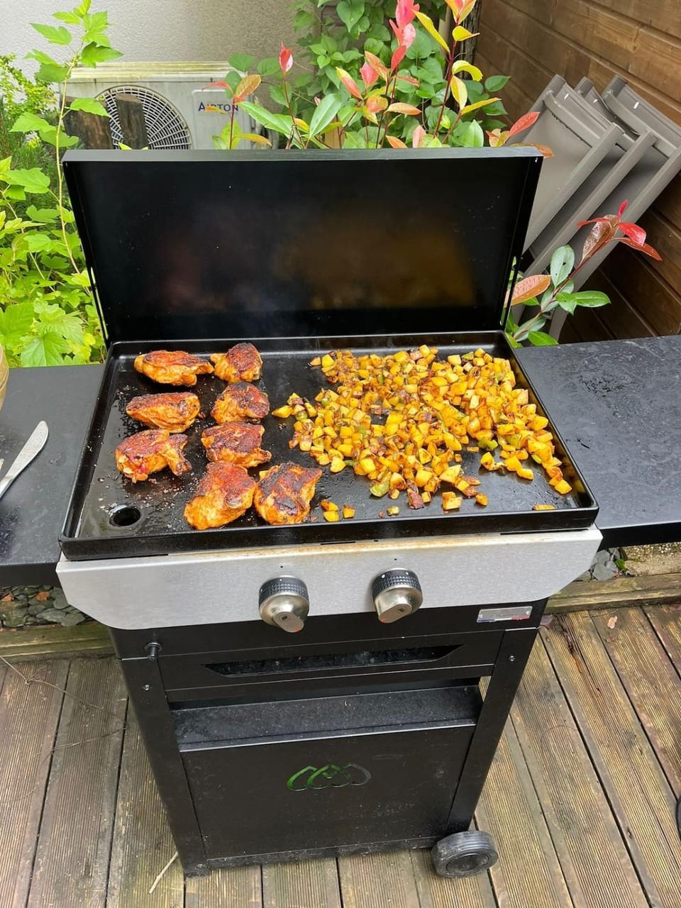 BBQ facilities, Balcony/Terrace, Food and drinks