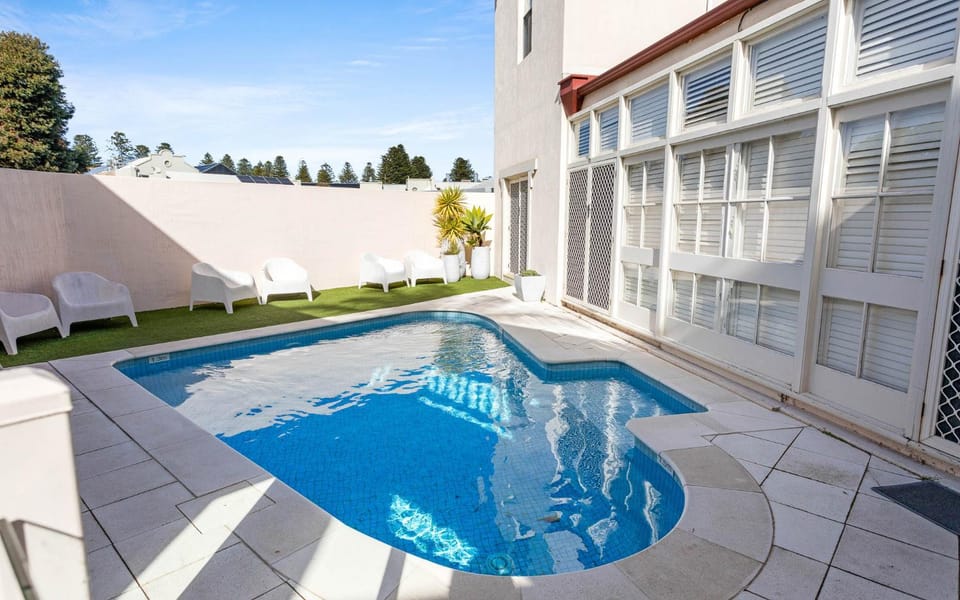 Swimming pool