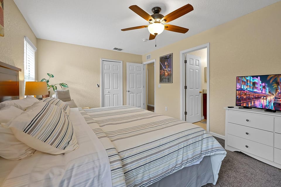 406 Palermo St Davenport House in Four Corners