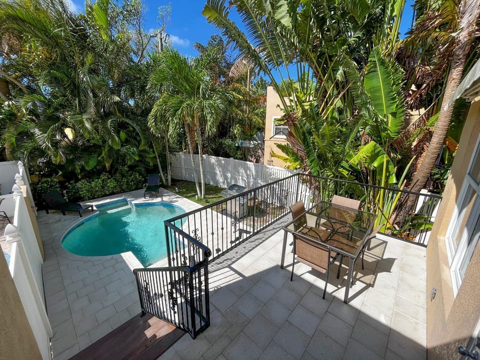 Siesta Avenida House in Siesta Beach