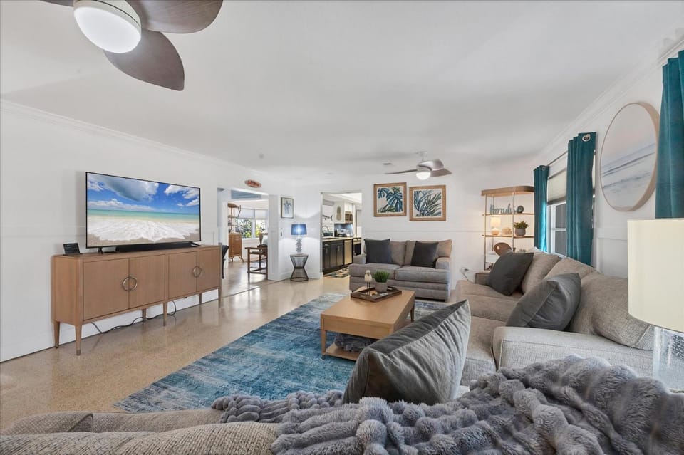 Oxford Oasis House in Siesta Key