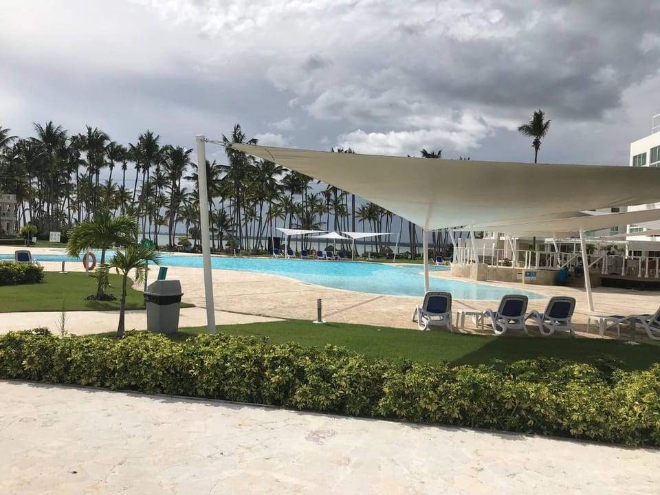 View (from property/room), Pool view, Sea view, Swimming pool, Sunrise, Sunset, sunbed