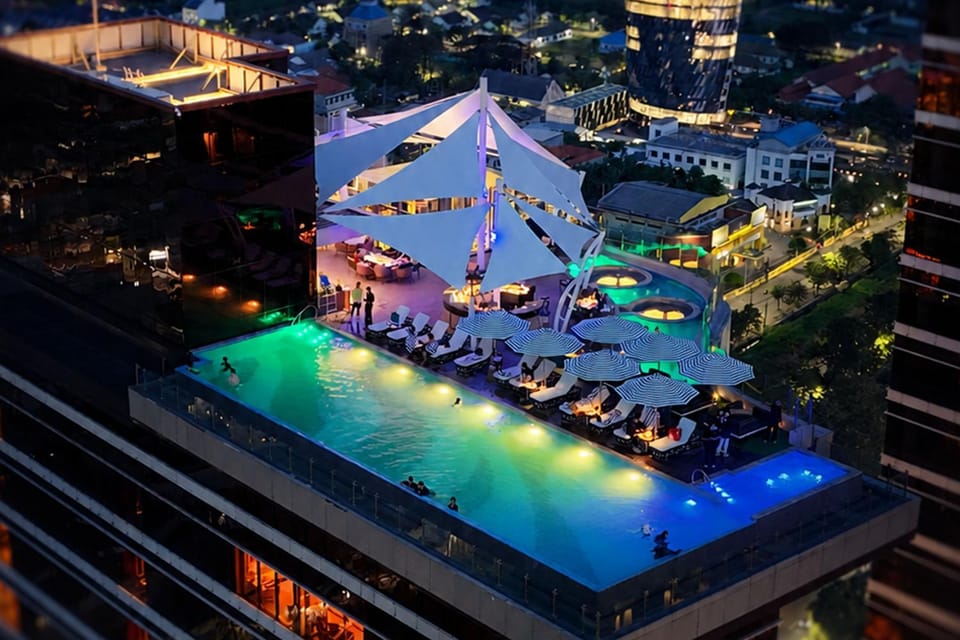 Property building, Lounge or bar, Evening entertainment, Area and facilities, Swimming pool, Entertainment